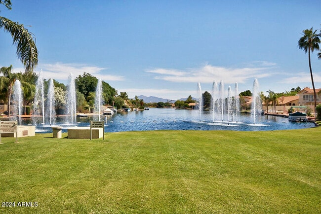 Building Photo - 10945 W Poinsettia Dr