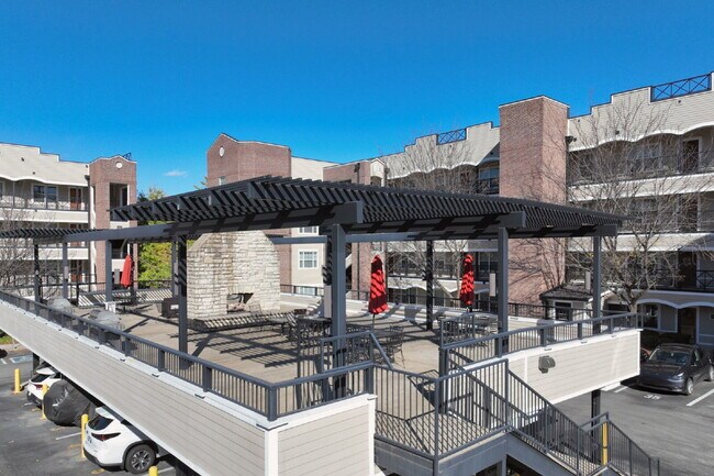 Building Photo - Spacious Germantown Gem!