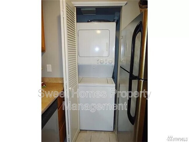 Building Photo - 12219 Bel-Red Road D102