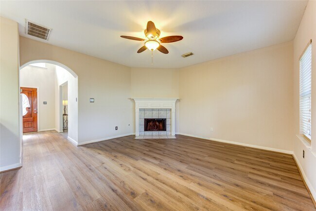 Building Photo - 1223 Oak Canyon Ln