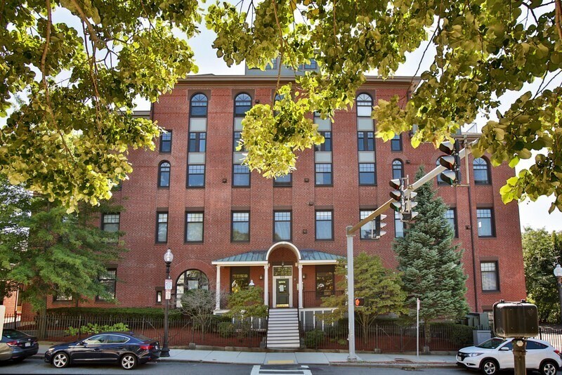 Building Photo - 342 Bunker Hill St