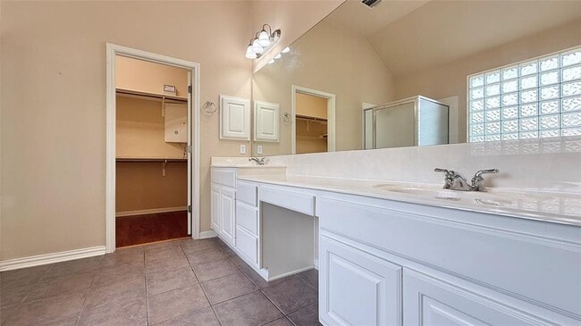 Building Photo - 16212 Double Eagle Dr
