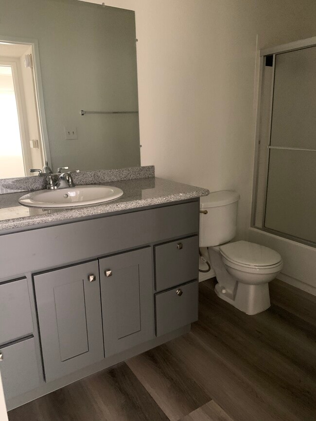 Building Photo - 827 S Berendo St