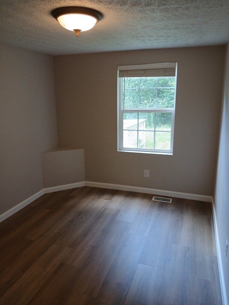 Building Photo - 1417 Sevierville Rd