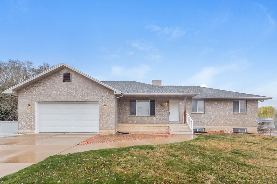 Primary Photo - 1847 N 725 W