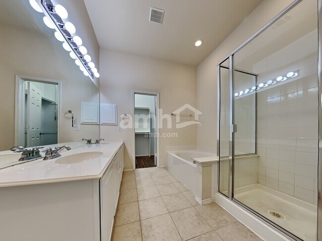 Building Photo - 1356 Napa Dr