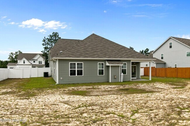Building Photo - 129 Sandy Springs Rd