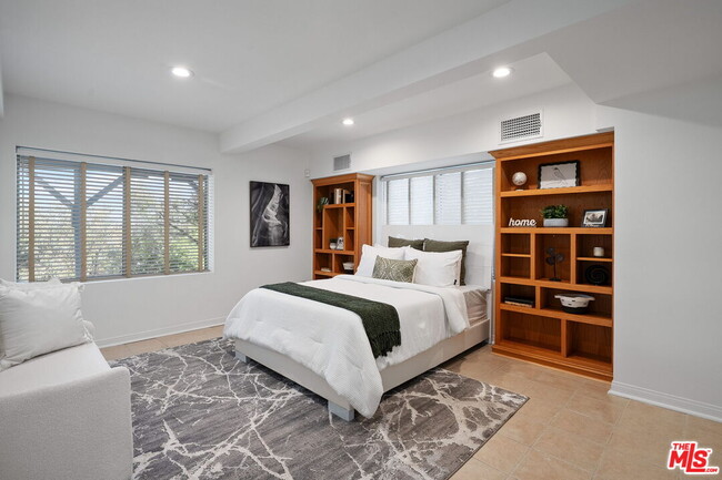 Building Photo - 11543 Sunshine Terrace