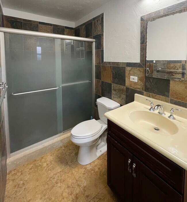 Building Photo - 3137 SW 23rd Ter