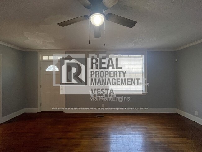 Building Photo - 1256 Winton Ave