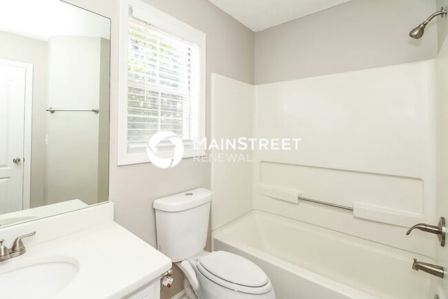 Building Photo - 3 Bedroom Pet-Friendly Home in Jonesboro, GA with Main Street Renewal