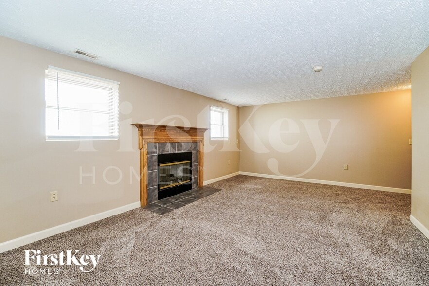 Building Photo - 5673 Larksdale Dr