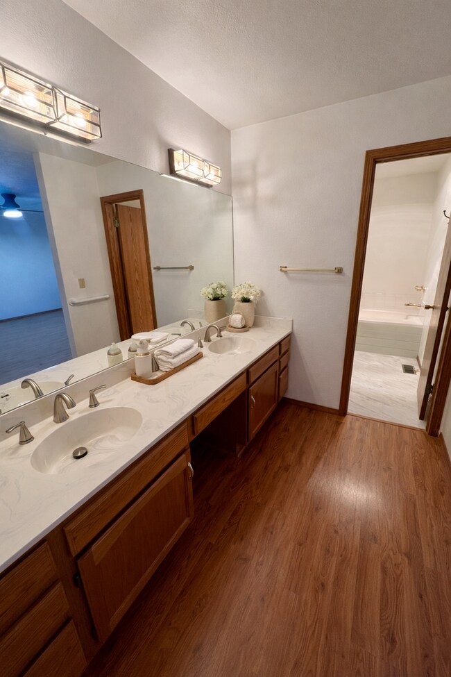 Building Photo - Gorgeous Ranch Home Available Immediately!