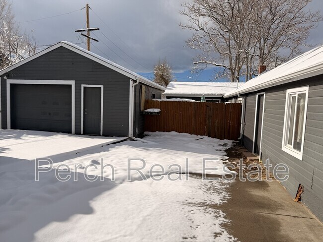 Building Photo - 105 S Kendall St