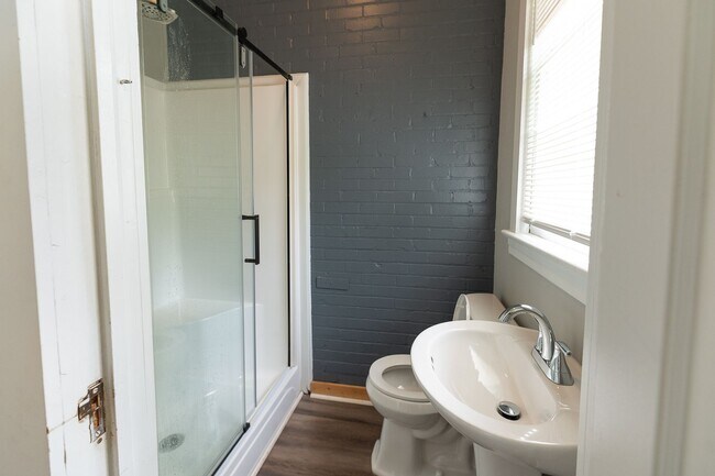 Building Photo - 501 Steele St