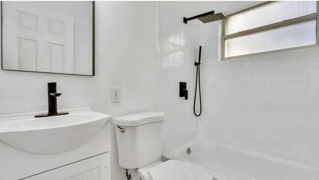 Building Photo - $300 OFF FIRST MONTHS RENT MOVE-IN SPECIAL!!