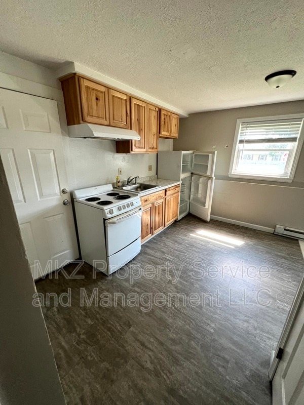 Building Photo - 51 Glenwood Dr