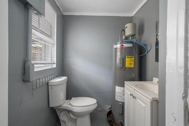 Building Photo - 235 Palmetto Ave NW