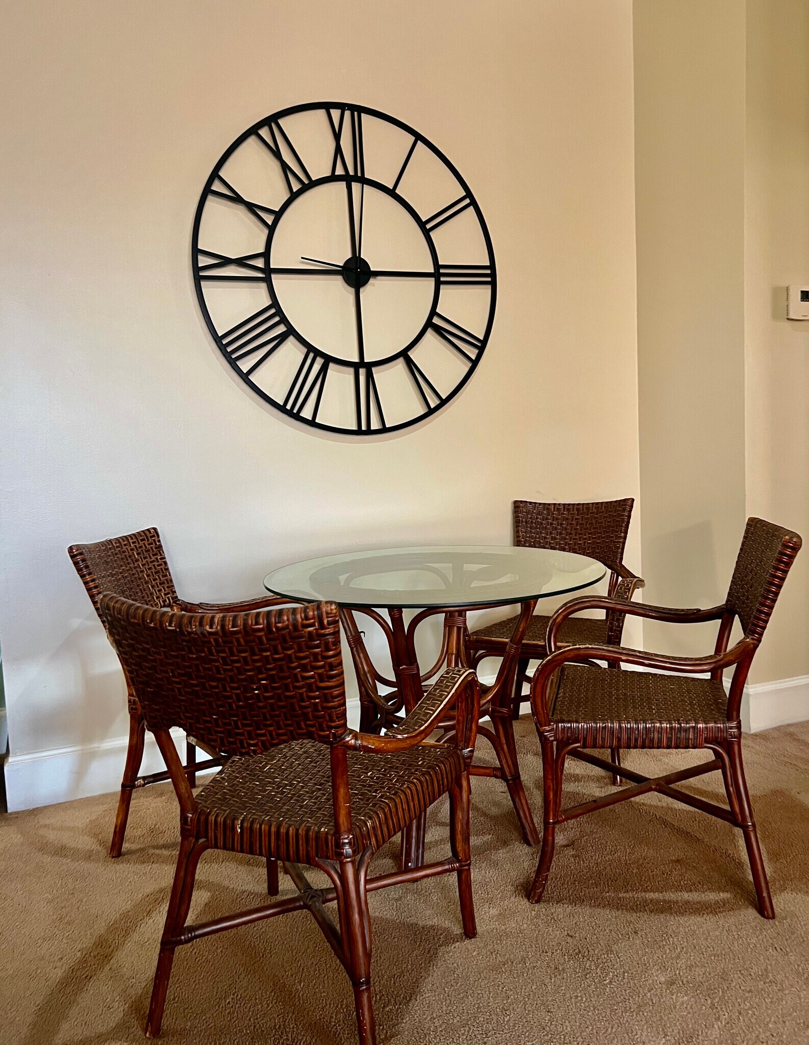 dining area - 105 W Oglethorpe Ave
