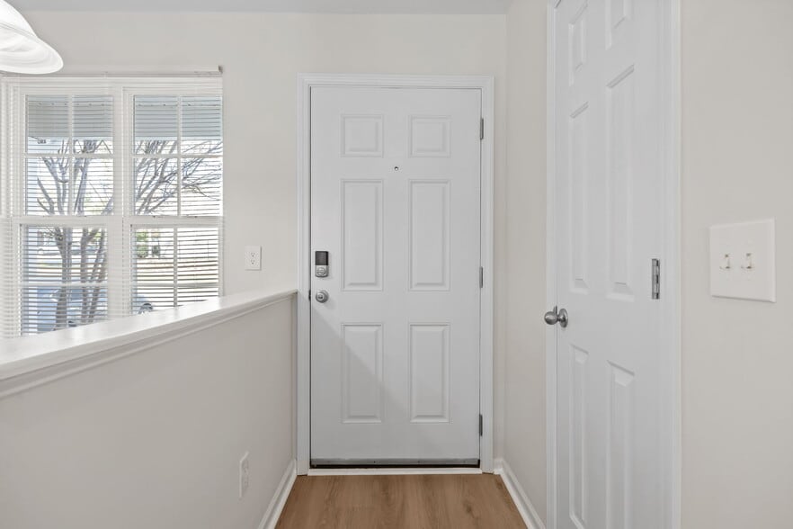 Building Photo - 8024 River Watch Lane