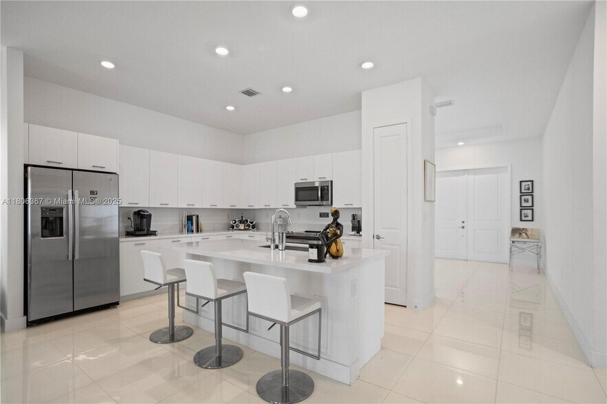 Building Photo - 4407 SW 175th Ave