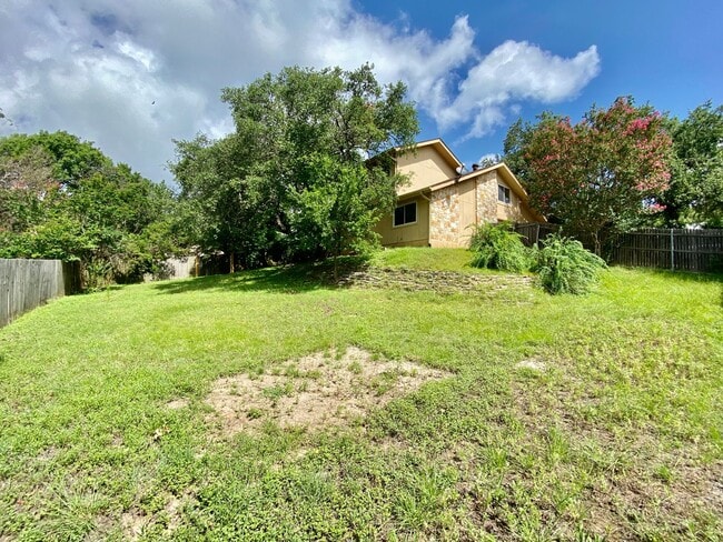 Building Photo - 7219 Scenic Brook Dr