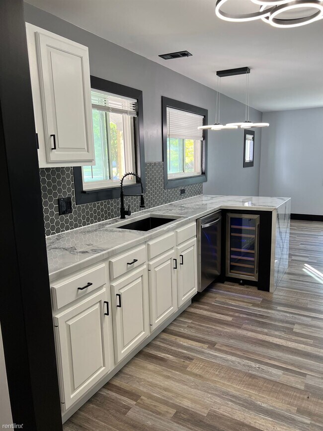 Building Photo - 3 br, 1 bath House - 1602 Jay Street