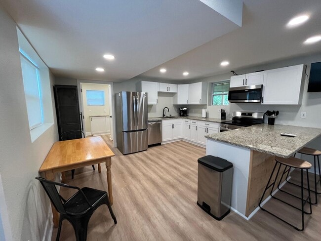 Building Photo - 254 Third St