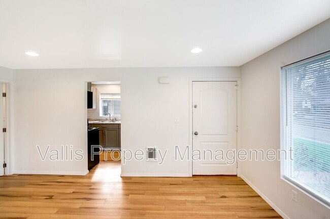 Building Photo - 1130 14th St NE