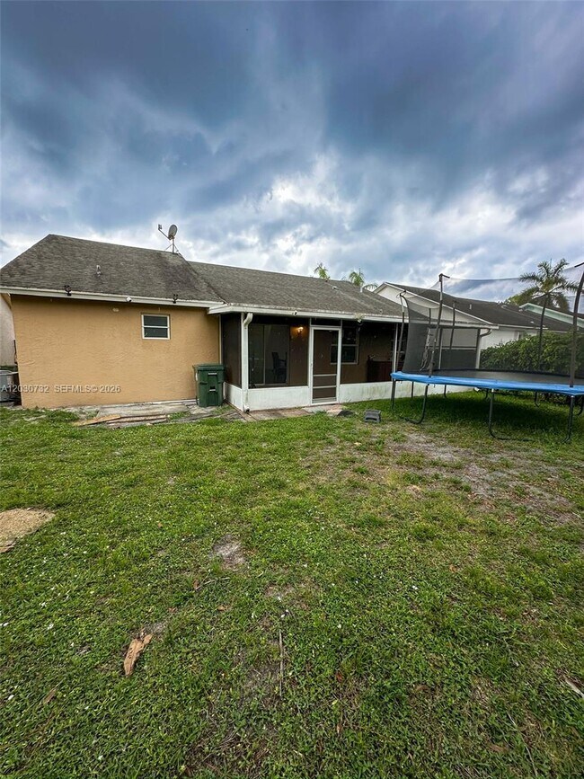 Building Photo - 1010 Salmon Isle