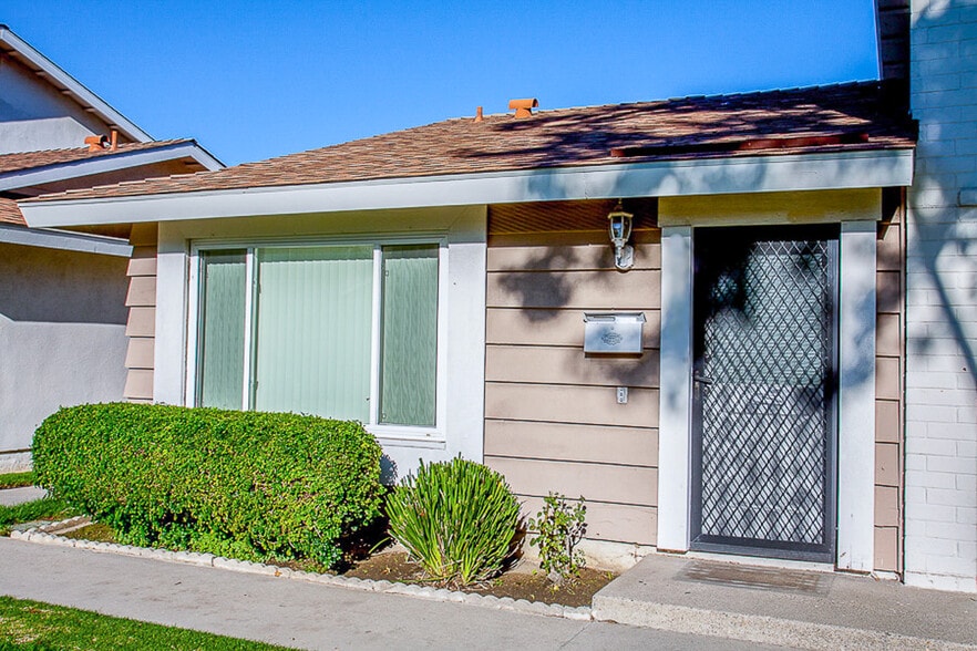 Building Photo - 19859 Kingswood Ln