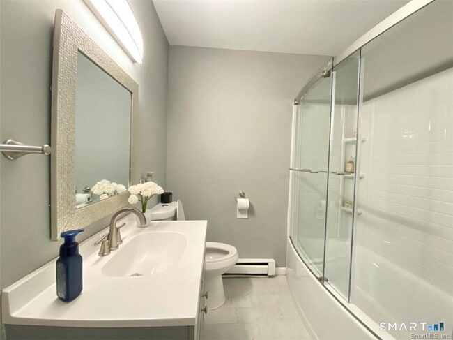 Building Photo - 19 Somers St