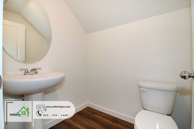 Building Photo - 845 Congaree Ln