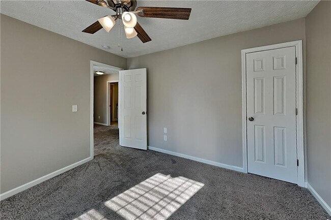 Building Photo - 2405 Compton Pl