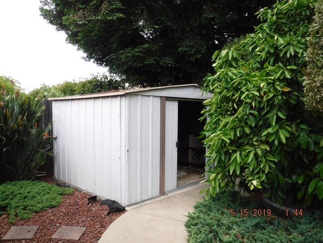 Building Photo - 1335 Meadowlark Way