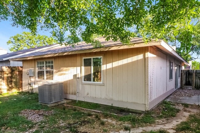 Building Photo - 17728 Northhagen Dr