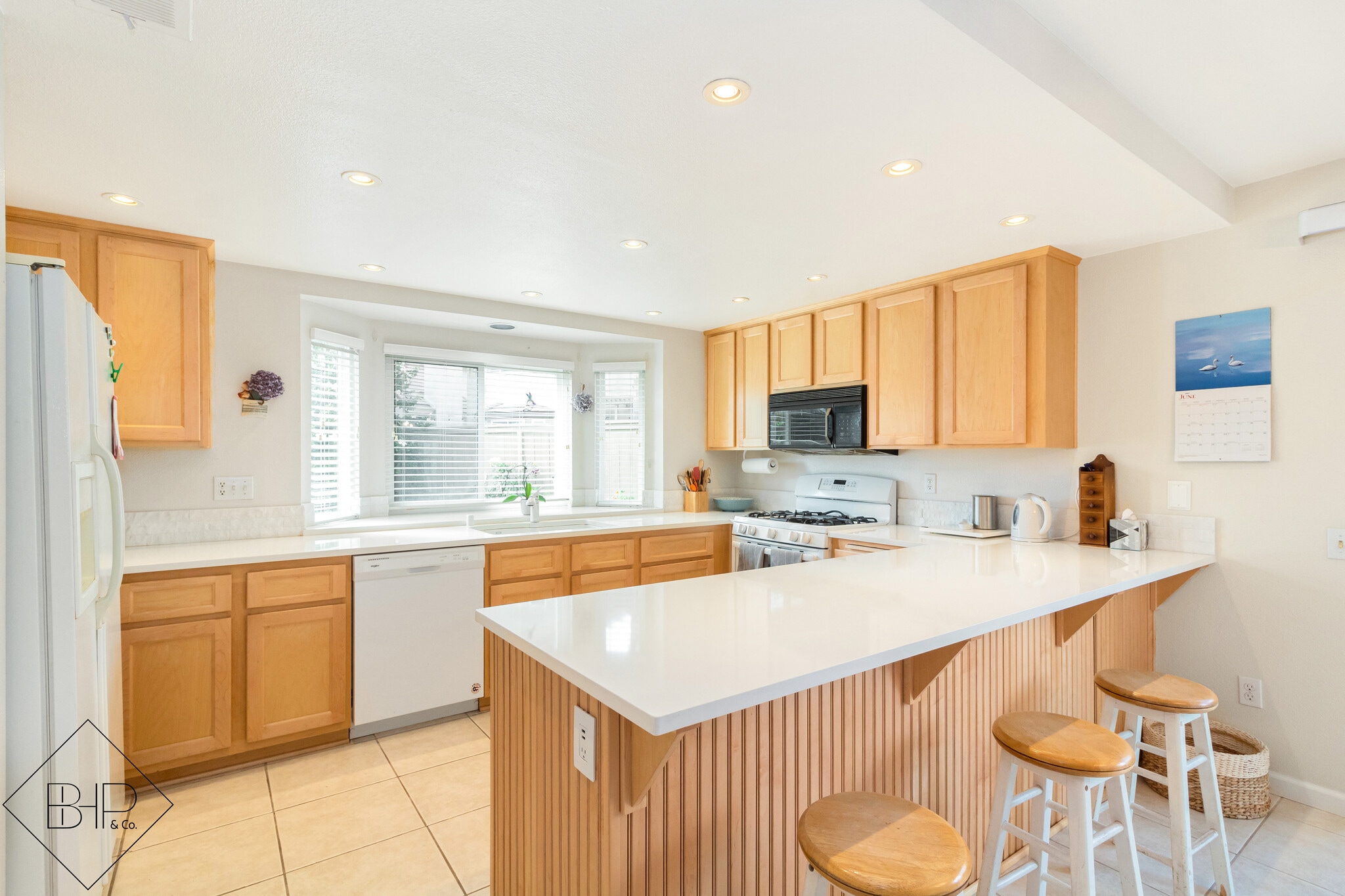 Kitchen with Quartz Peninsula - 1987 Willow Ridge Dr