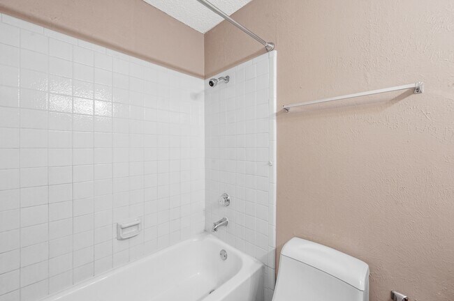 Building Photo - 14800 Enterprise Dr