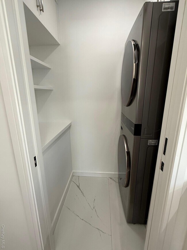 Building Photo - 215-15 17th Ave