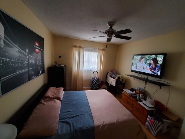 Building Photo - 9820 NW 24th St