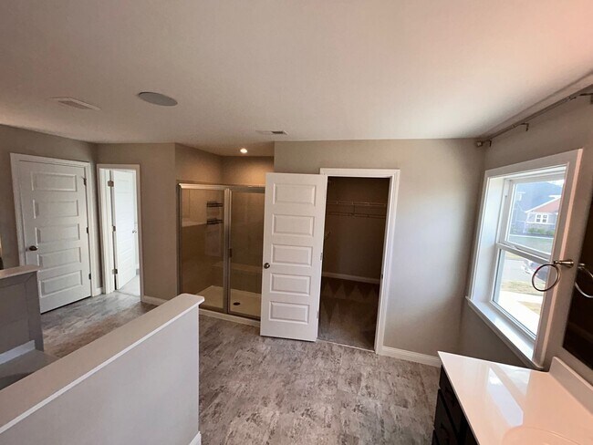 Building Photo - Home For Lease