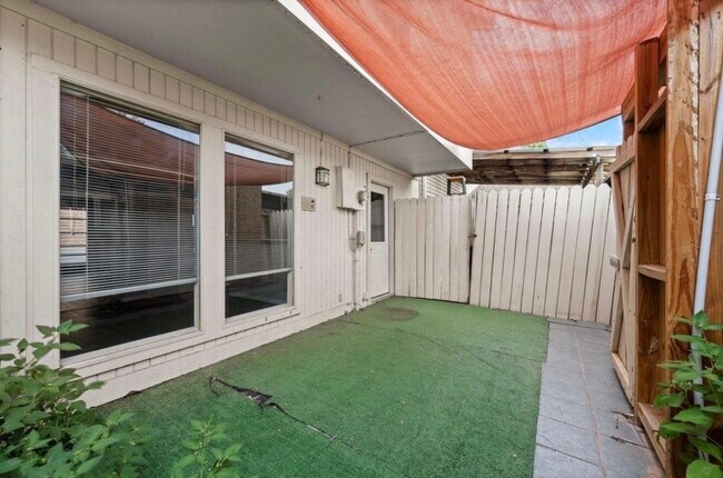 Building Photo - 7736 Challie Ln