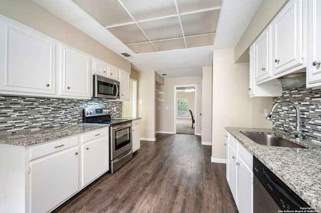 Building Photo - 1819 Babcock Rd