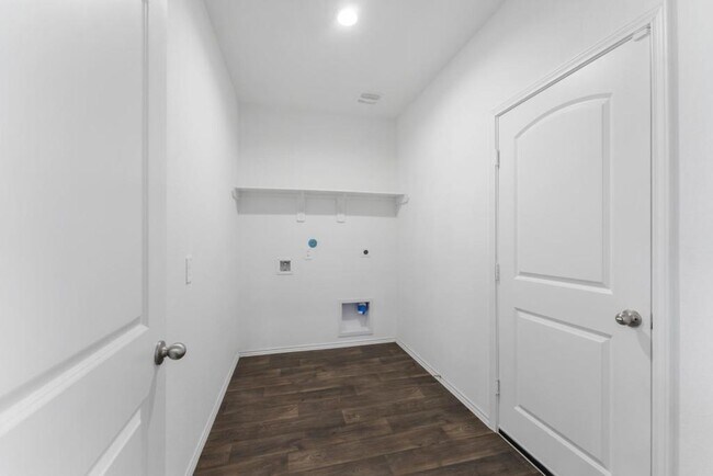 Building Photo - 14678 Cyn Pnes Ln