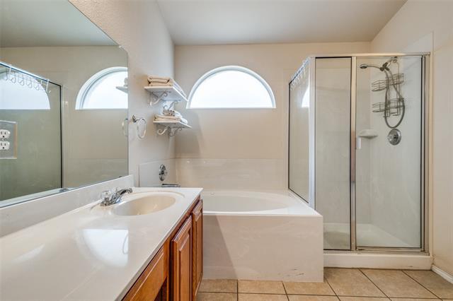 Building Photo - 6025 Goldenrod Dr