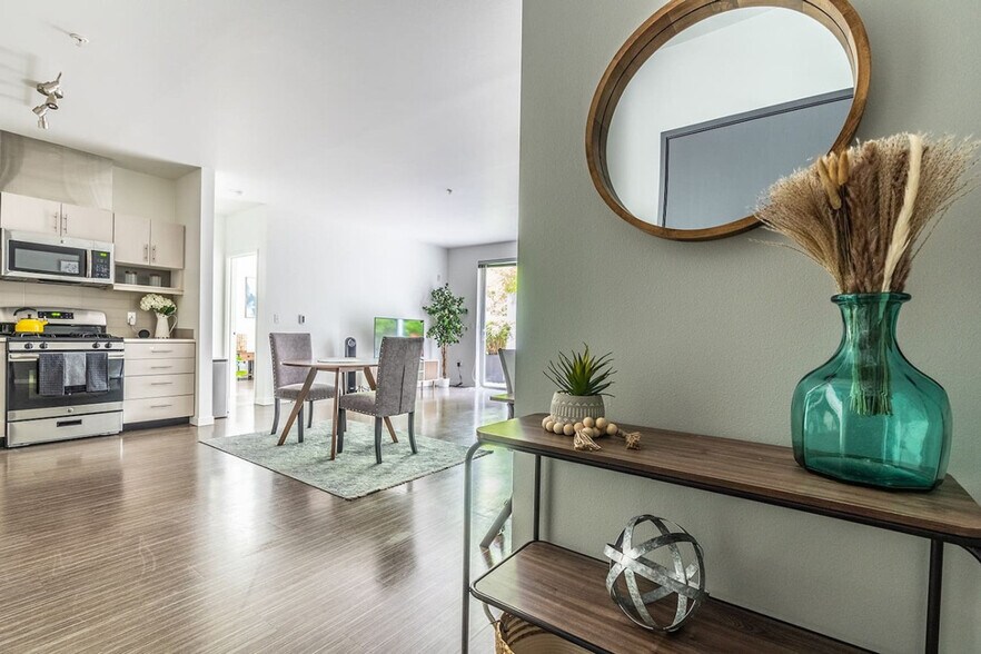 Building Photo - 1717 22nd Ave