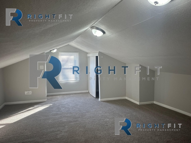 Building Photo - 3 bedroom 1 bathroom