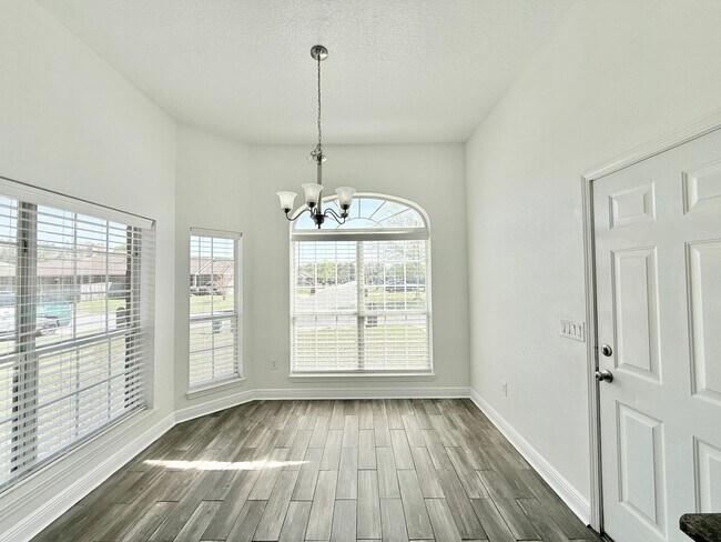 Building Photo - 3-Bedroom Home - Ashley Place