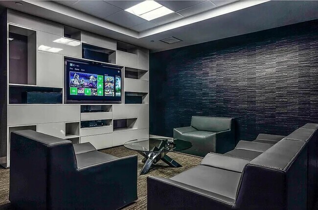 Building Photo - 110 1st St