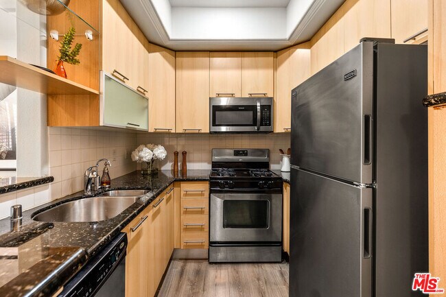 Kitchen - 7120 La Tijera Blvd